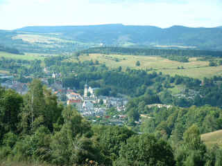 Duszniki Zdr�j - widok ze schroniska (173556 bytes)